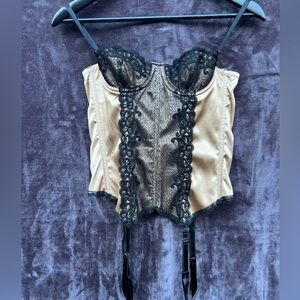 Fredericks of Hollywood Tan and Black Corset Removable Straps Size 32